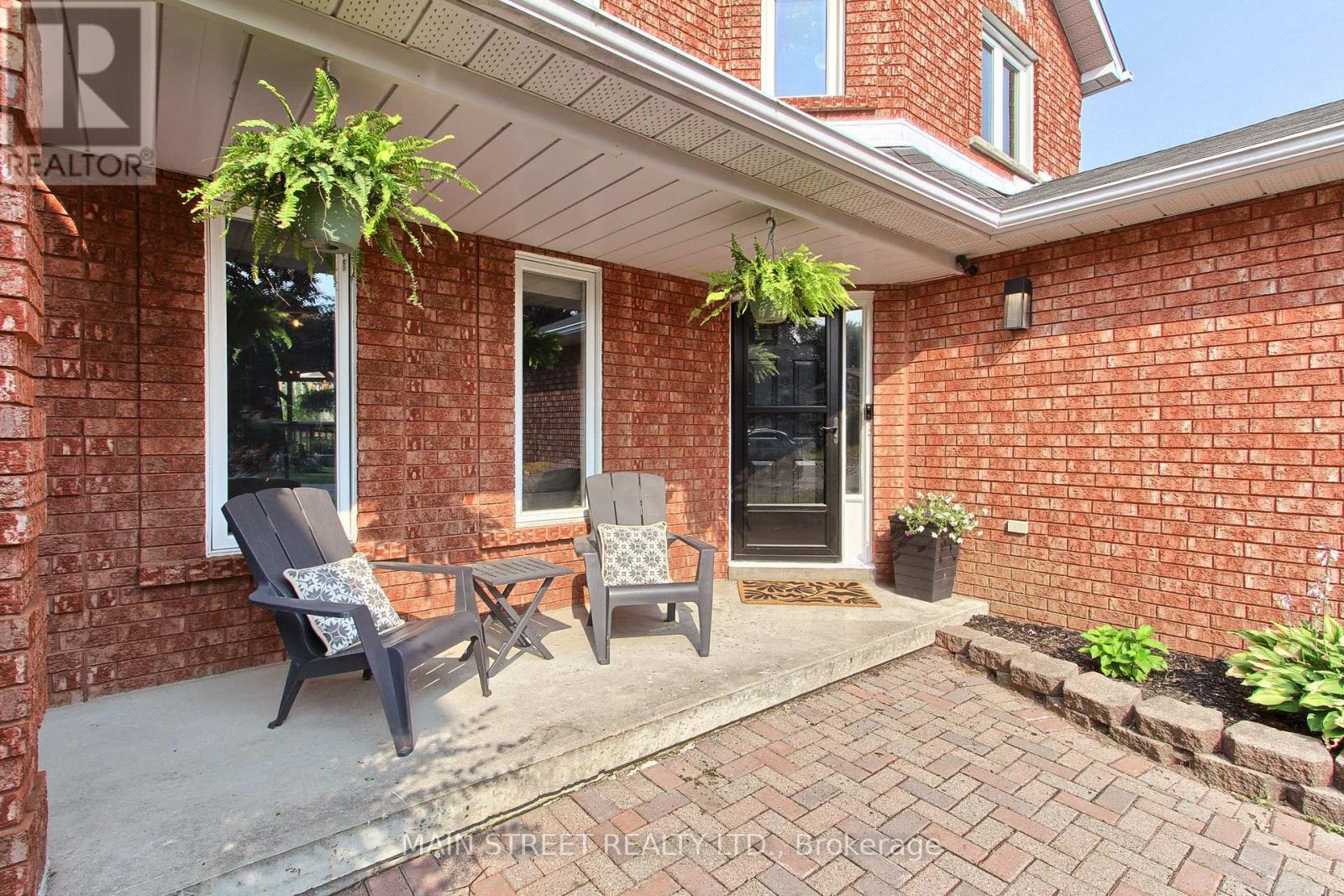 109 Bishop Drive, Barrie (Ardagh), Ontario  L4N 7P4 - Photo 4 - S13684334