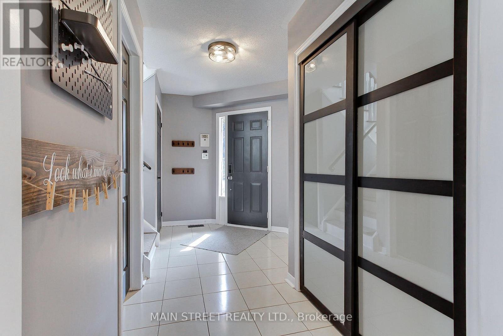109 Bishop Drive, Barrie (Ardagh), Ontario  L4N 7P4 - Photo 6 - S13684334