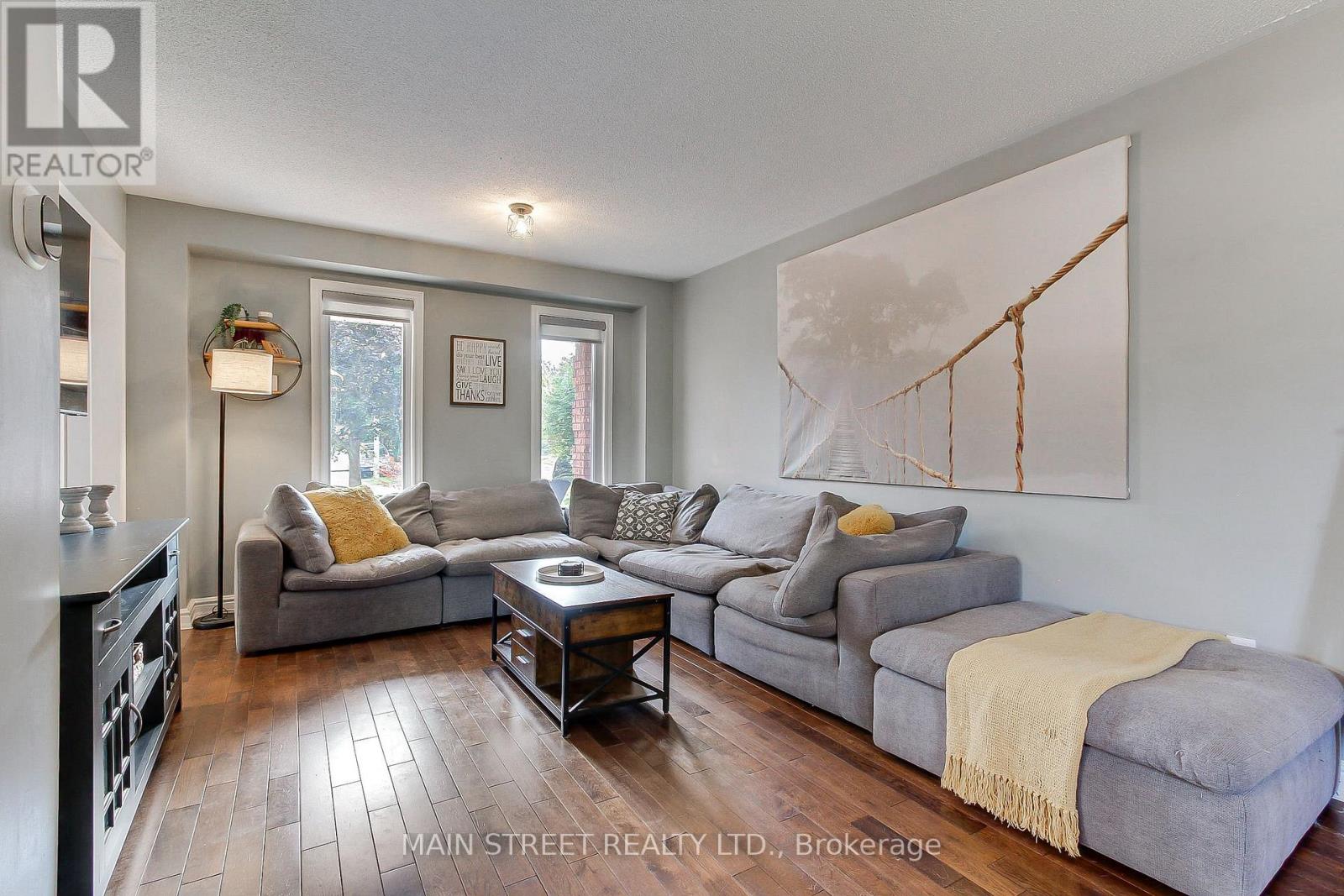 109 Bishop Drive, Barrie (Ardagh), Ontario  L4N 7P4 - Photo 8 - S13684334
