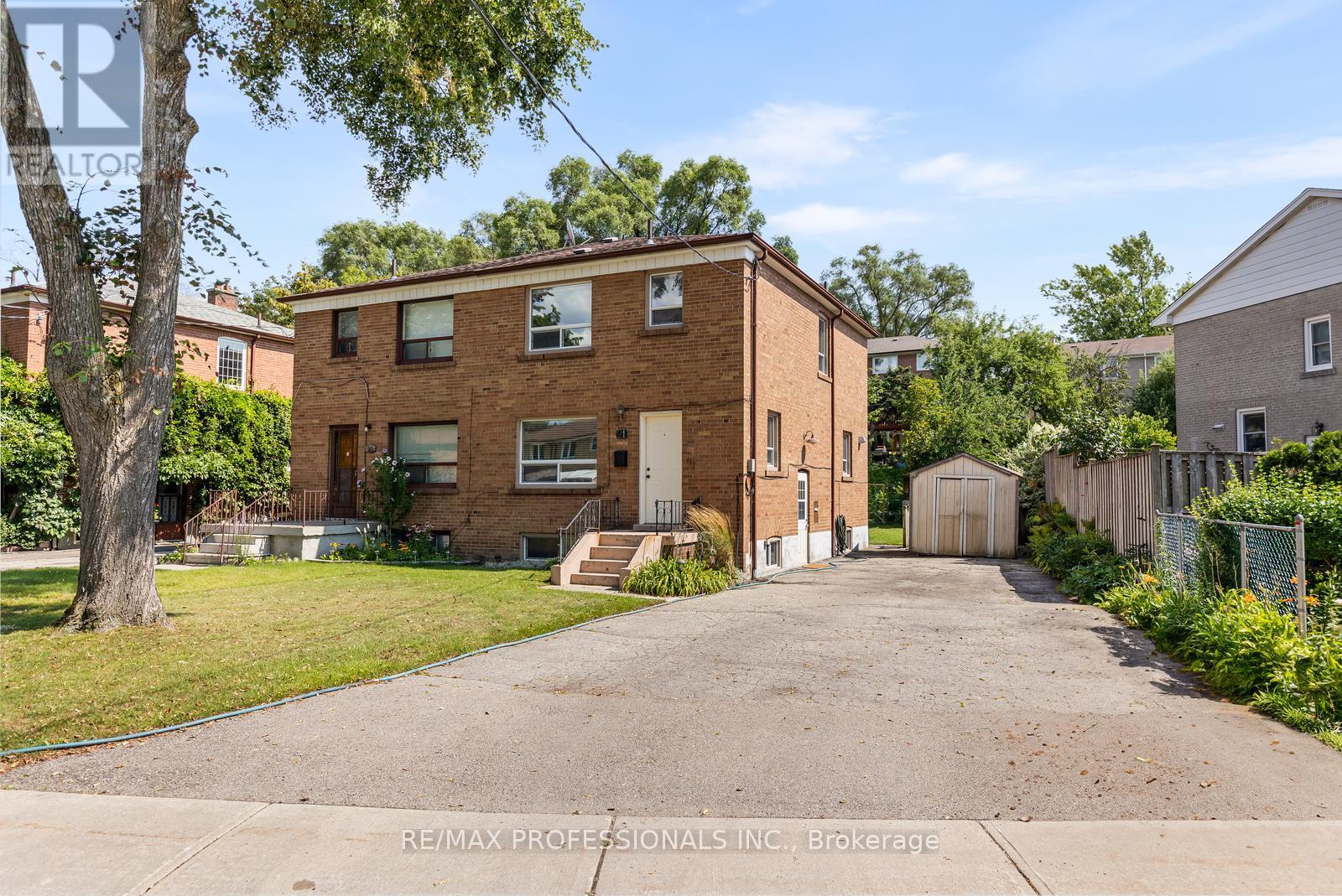 21 BRENDWIN ROAD, Toronto, Ontario