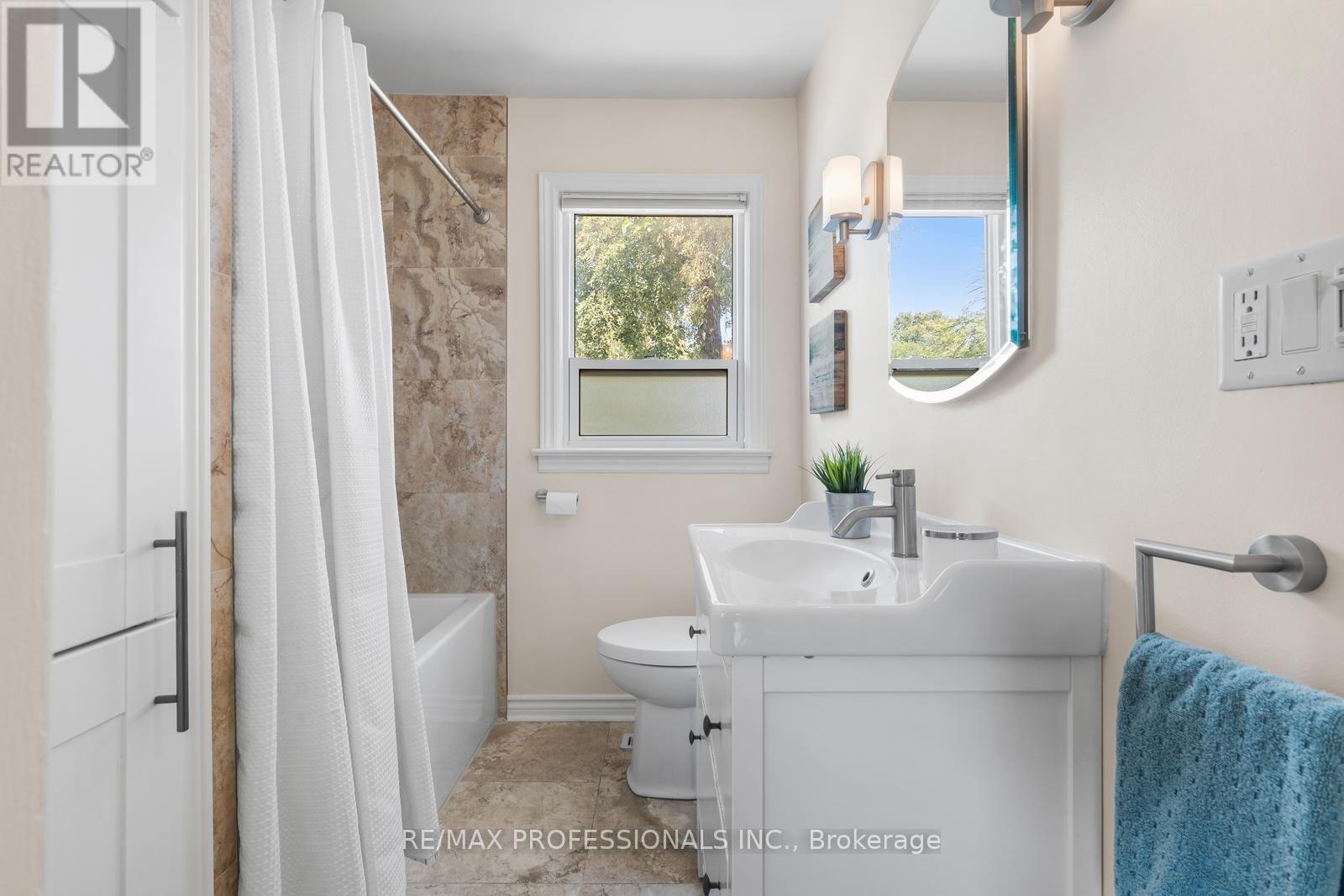 21 Brendwin Road, Toronto, Ontario  M6N 4V6 - Photo 18 - W13684400