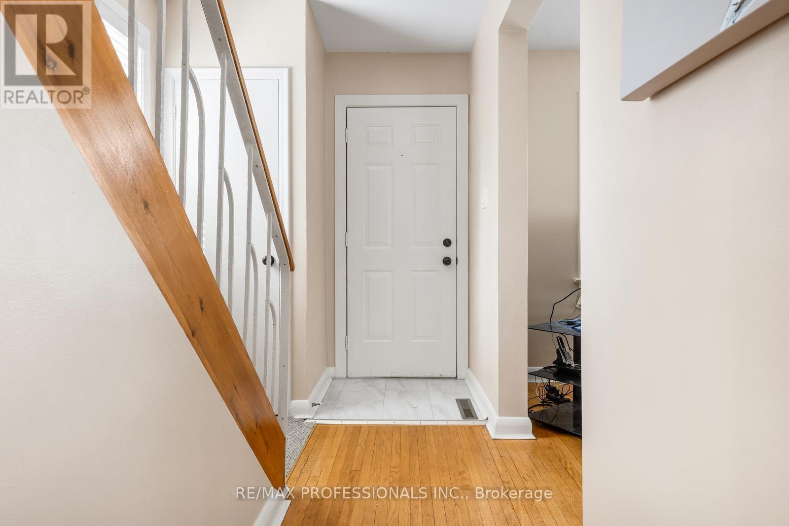 21 Brendwin Road, Toronto, Ontario  M6N 4V6 - Photo 2 - W13684400