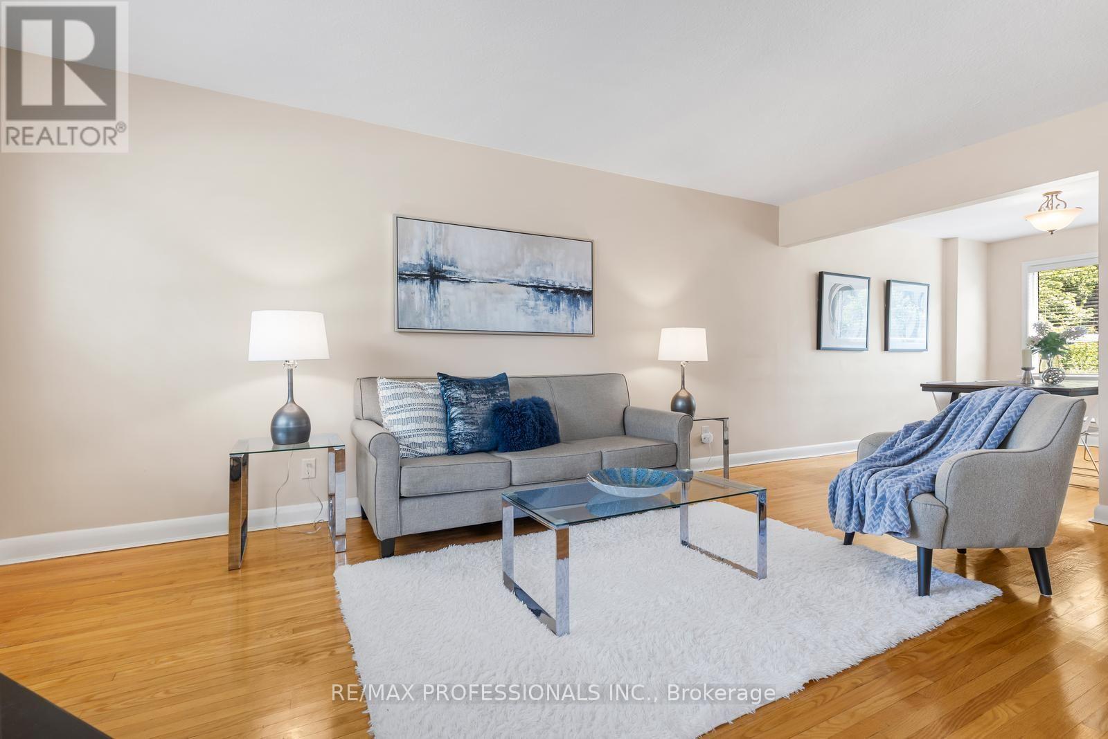 21 Brendwin Road, Toronto, Ontario  M6N 4V6 - Photo 3 - W13684400