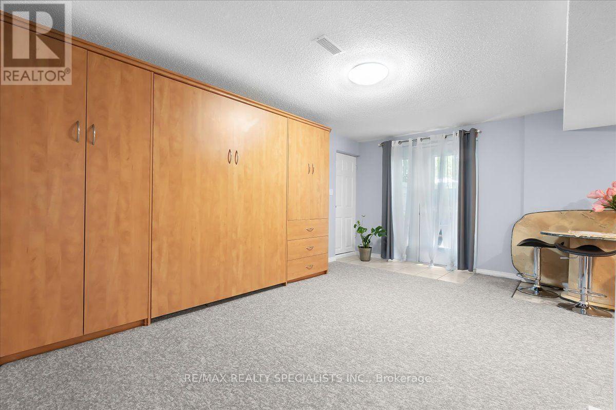 63 Suburban Drive, Mississauga, Ontario  L5N 1H1 - Photo 33 - W13684404