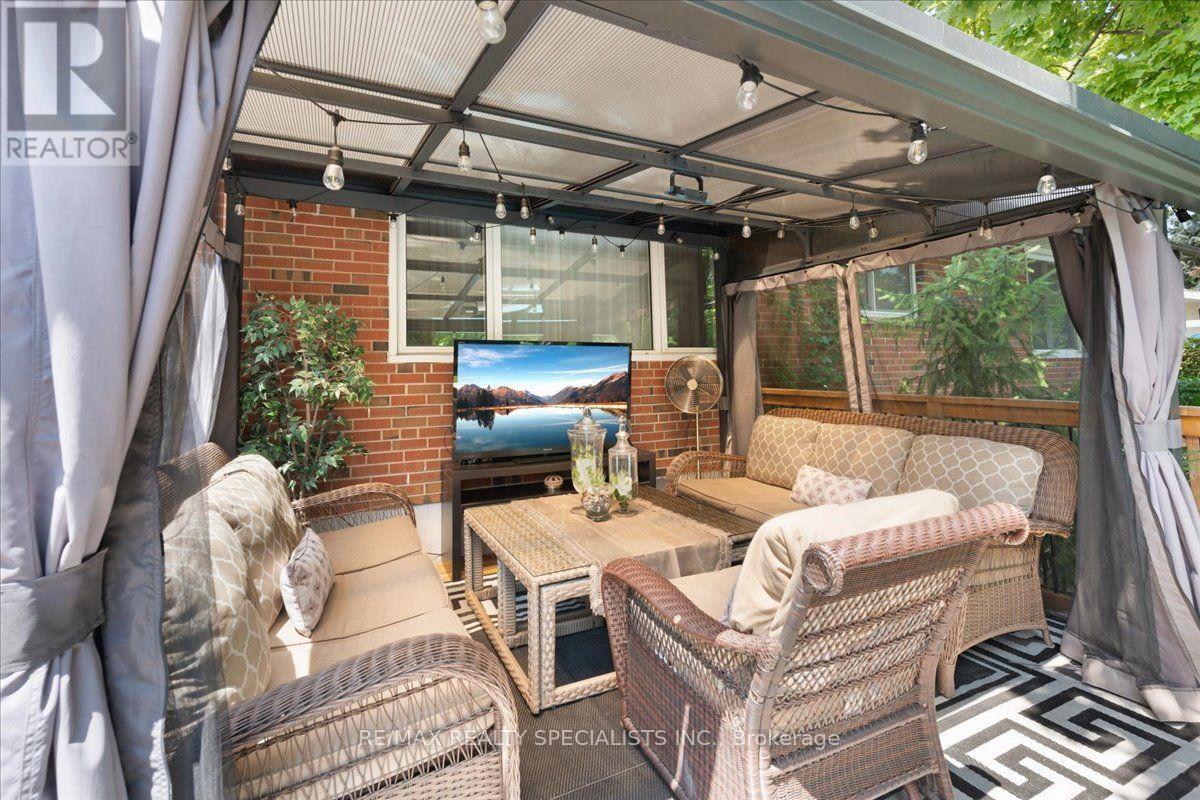 63 Suburban Drive, Mississauga, Ontario  L5N 1H1 - Photo 37 - W13684404