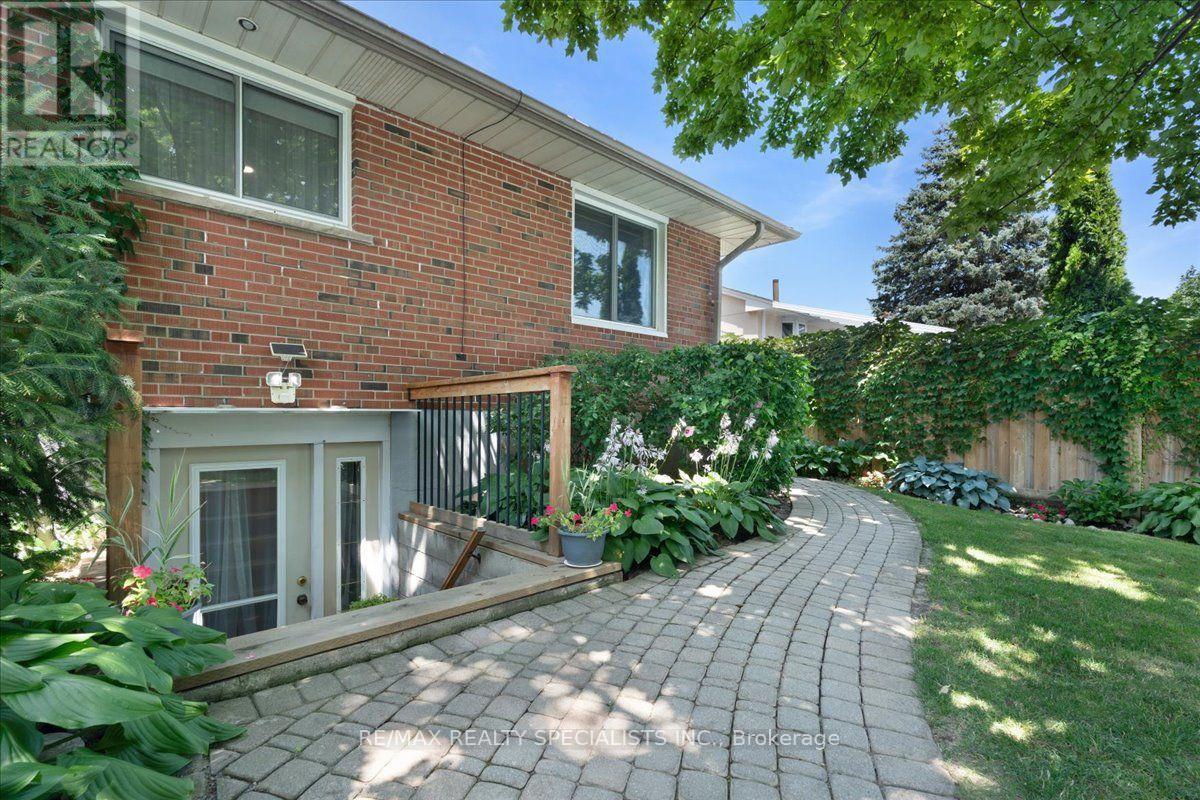 63 Suburban Drive, Mississauga, Ontario  L5N 1H1 - Photo 38 - W13684404
