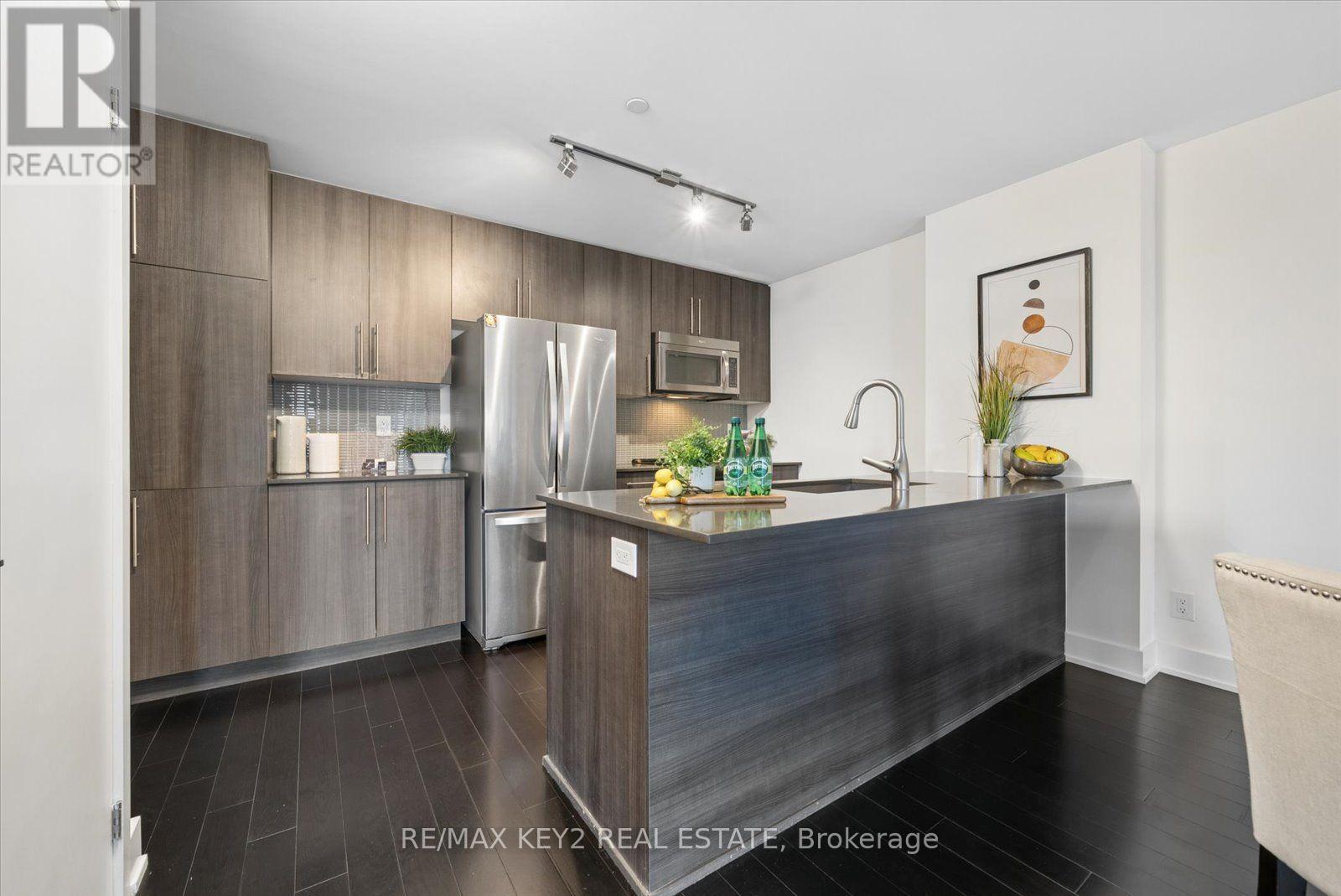 Th6 - 4011 Brickstone Mews, Mississauga, Ontario  L5B 0G3 - Photo 11 - W13684458
