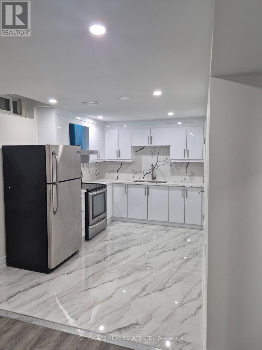 Bsmt - 1667 Summergrove Crescent, Mississauga, Ontario  L5M 3Z6 - Photo 3 - W13684516