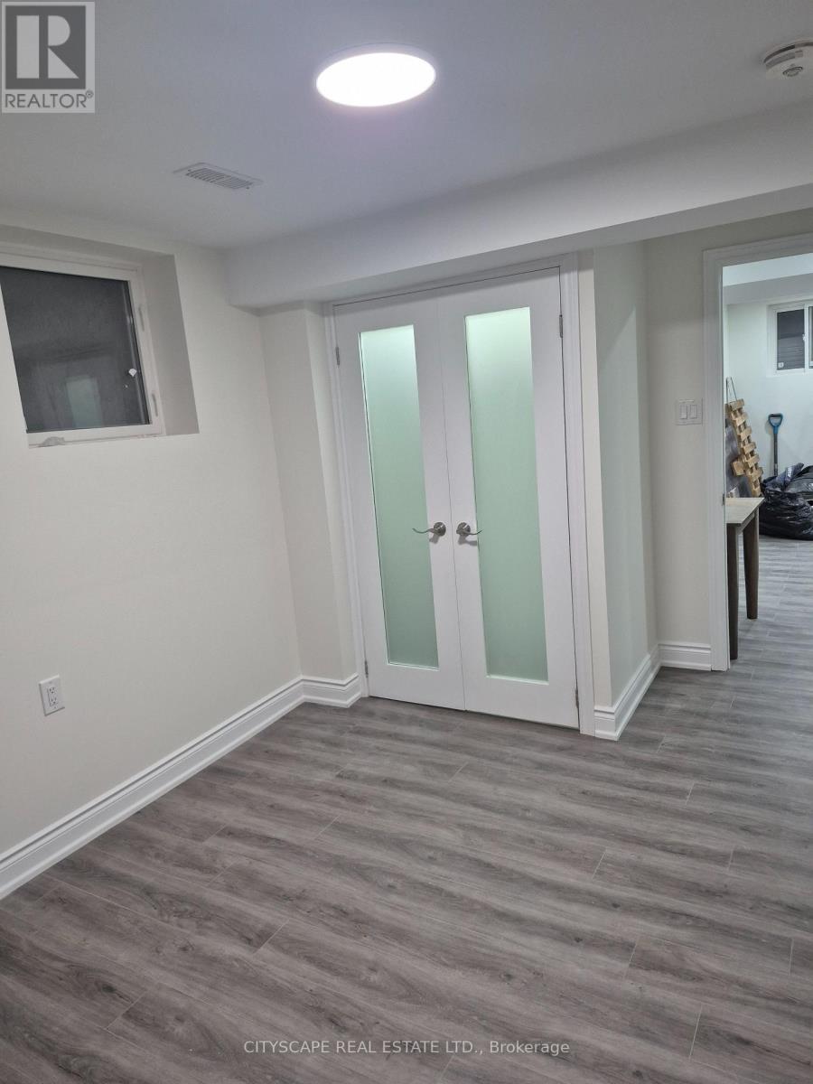 Bsmt - 1667 Summergrove Crescent, Mississauga, Ontario  L5M 3Z6 - Photo 4 - W13684516