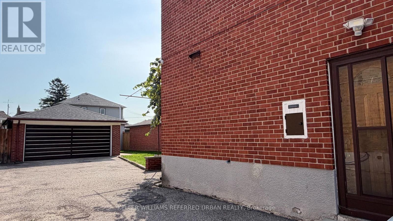 3 Duckworth Street, Toronto, Ontario  M6M 4W3 - Photo 2 - W13663174