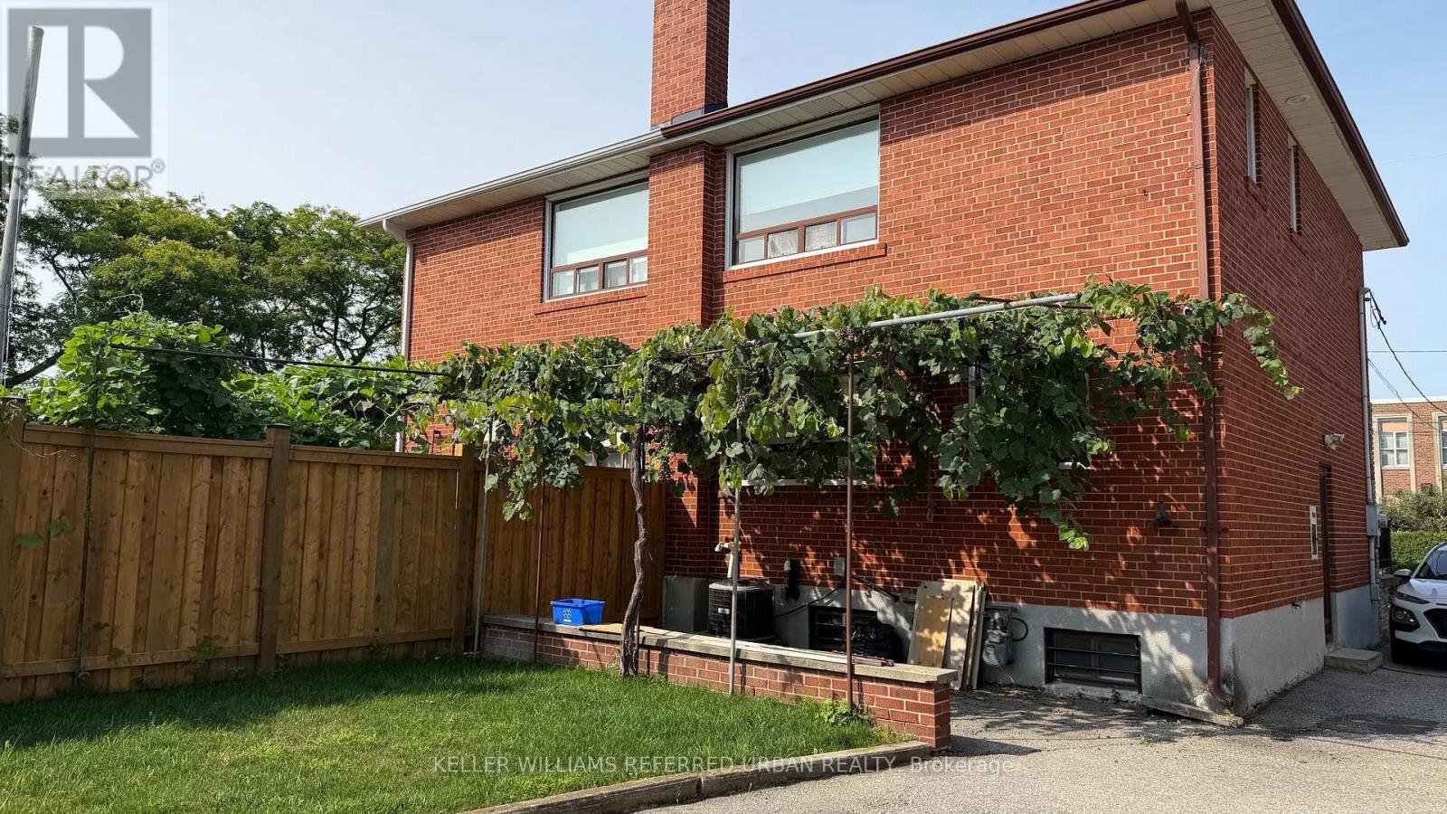 3 Duckworth Street, Toronto, Ontario  M6M 4W3 - Photo 5 - W13663174