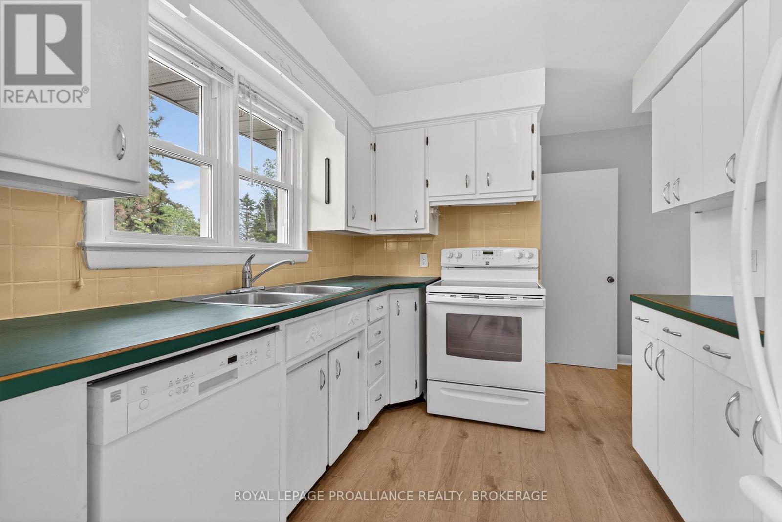 32 Lennox Street, Kingston, Ontario  K7M 4S2 - Photo 12 - X13236152