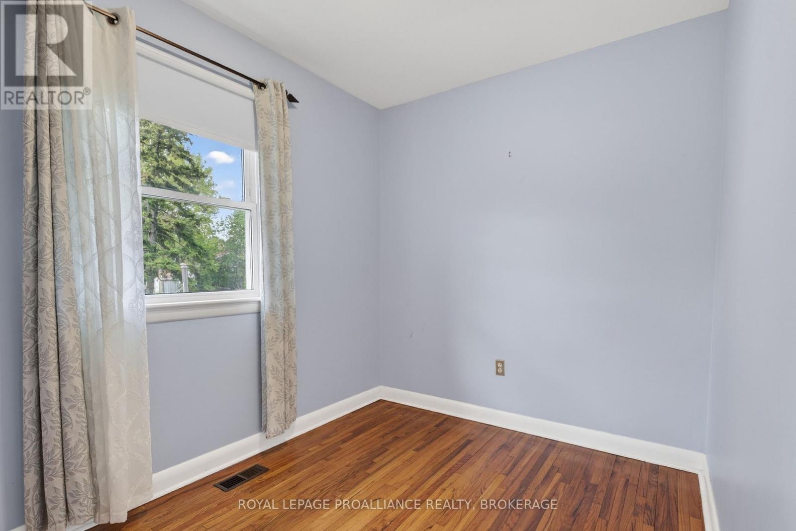 32 Lennox Street, Kingston, Ontario  K7M 4S2 - Photo 18 - X13236152