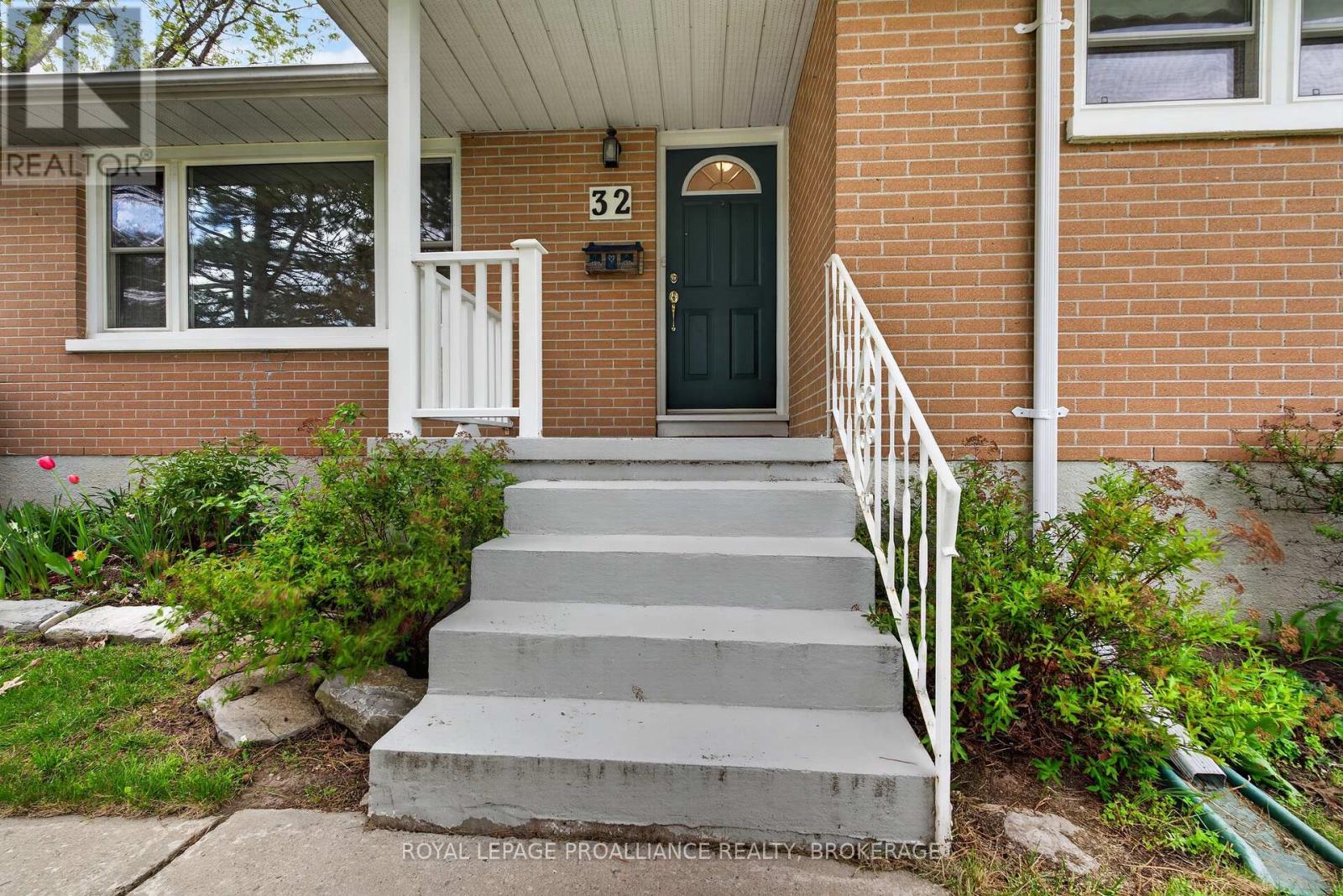 32 Lennox Street, Kingston, Ontario  K7M 4S2 - Photo 3 - X13236152
