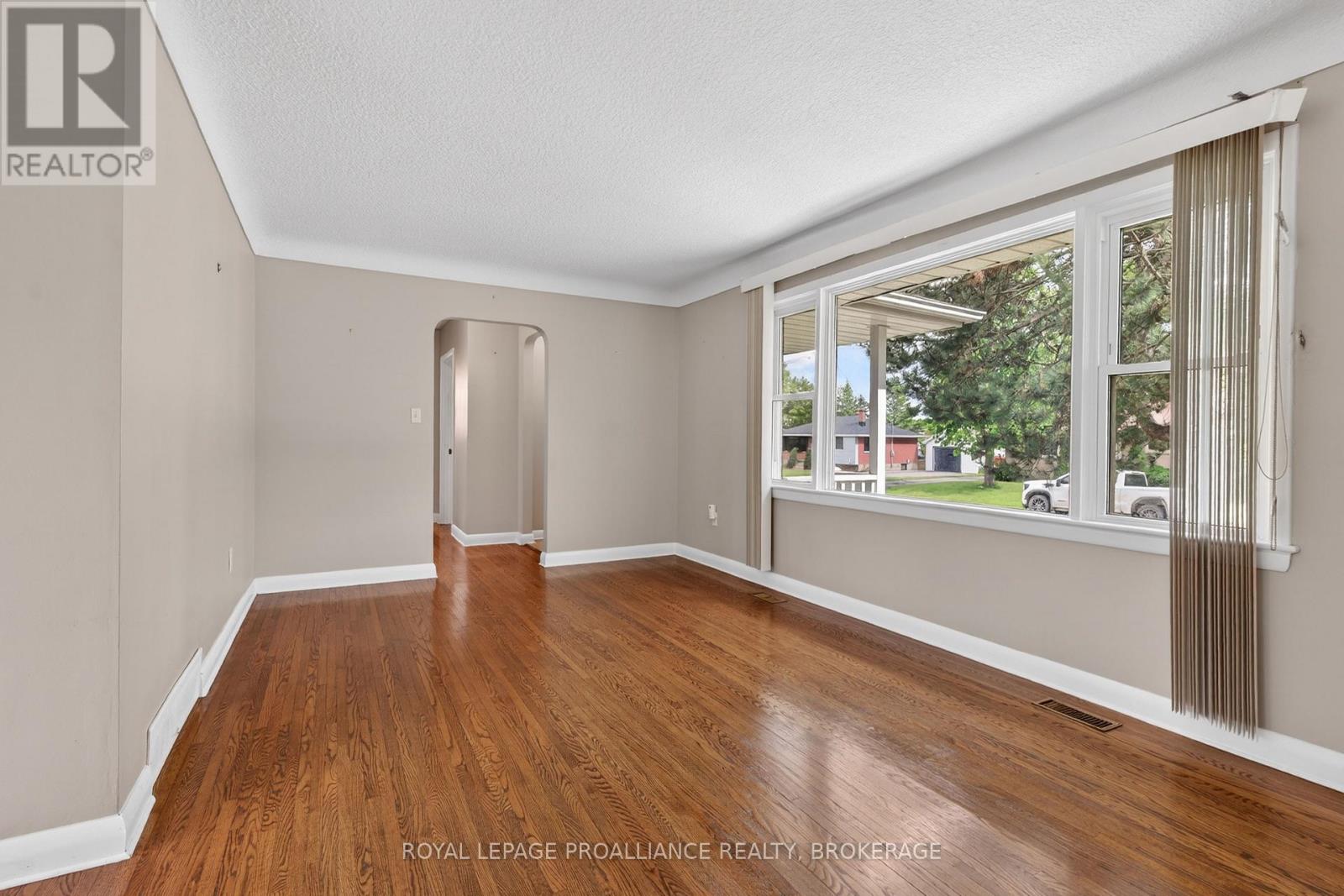 32 Lennox Street, Kingston, Ontario  K7M 4S2 - Photo 6 - X13236152