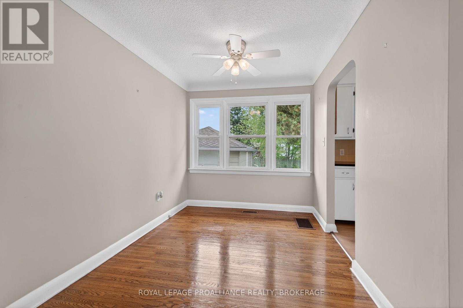 32 Lennox Street, Kingston, Ontario  K7M 4S2 - Photo 9 - X13236152