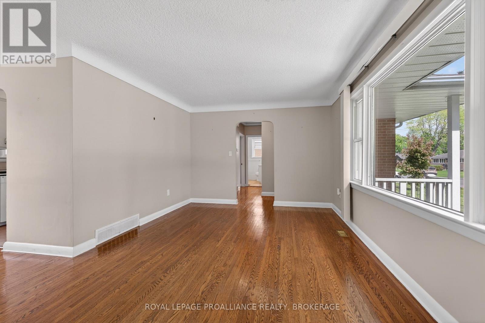 32 Lennox Street, Kingston, Ontario  K7M 4S2 - Photo 7 - X13236152