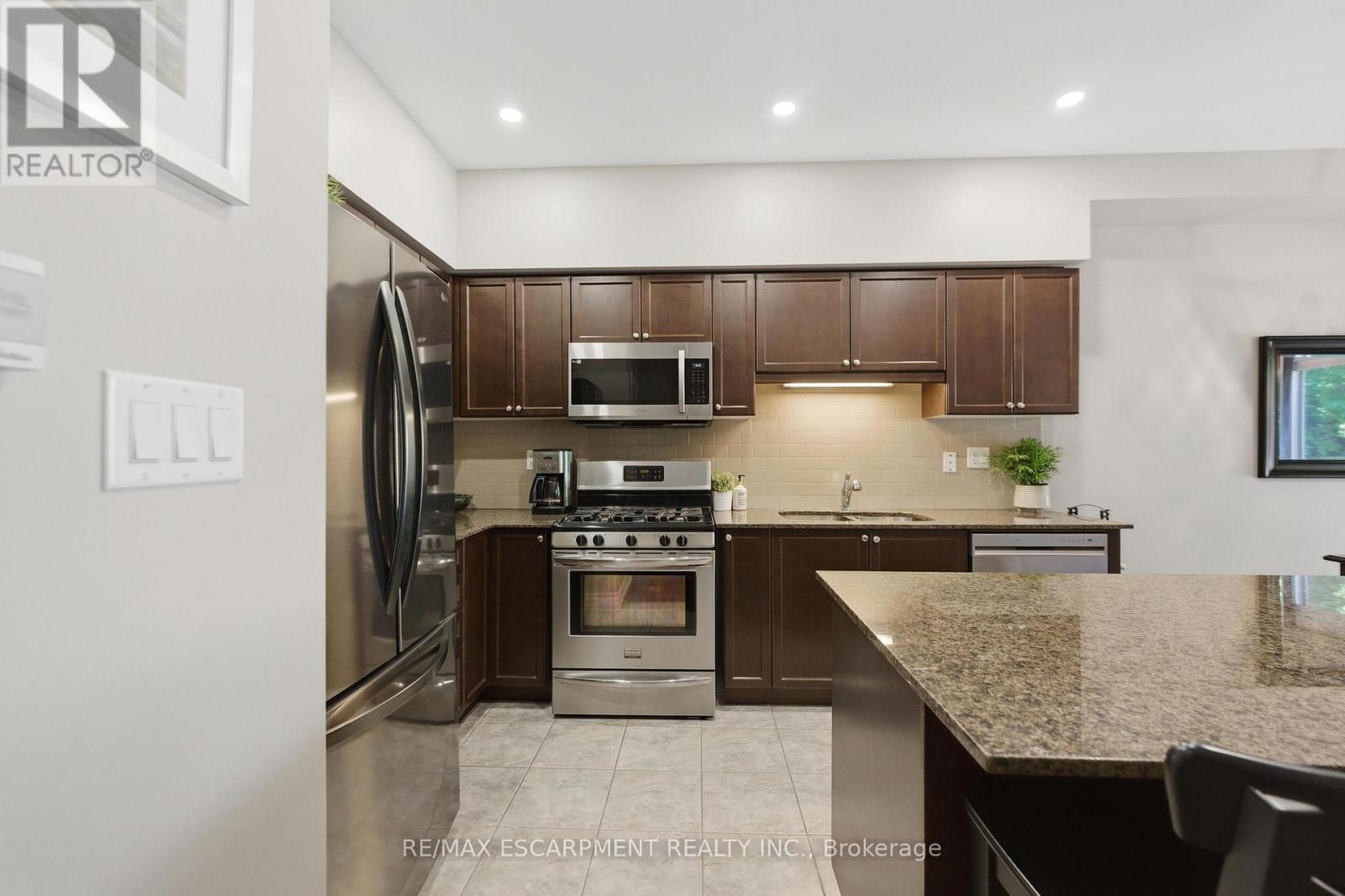 34 - 6 Chestnut Drive, Grimsby, Ontario  L3M 0C4 - Photo 7 - X13684364