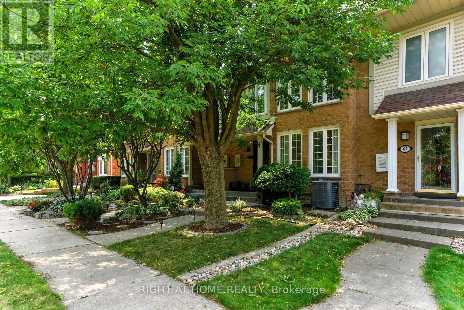 65 Sunvale Place, Hamilton, Ontario  L8E 4Z6 - Photo 2 - X13684384