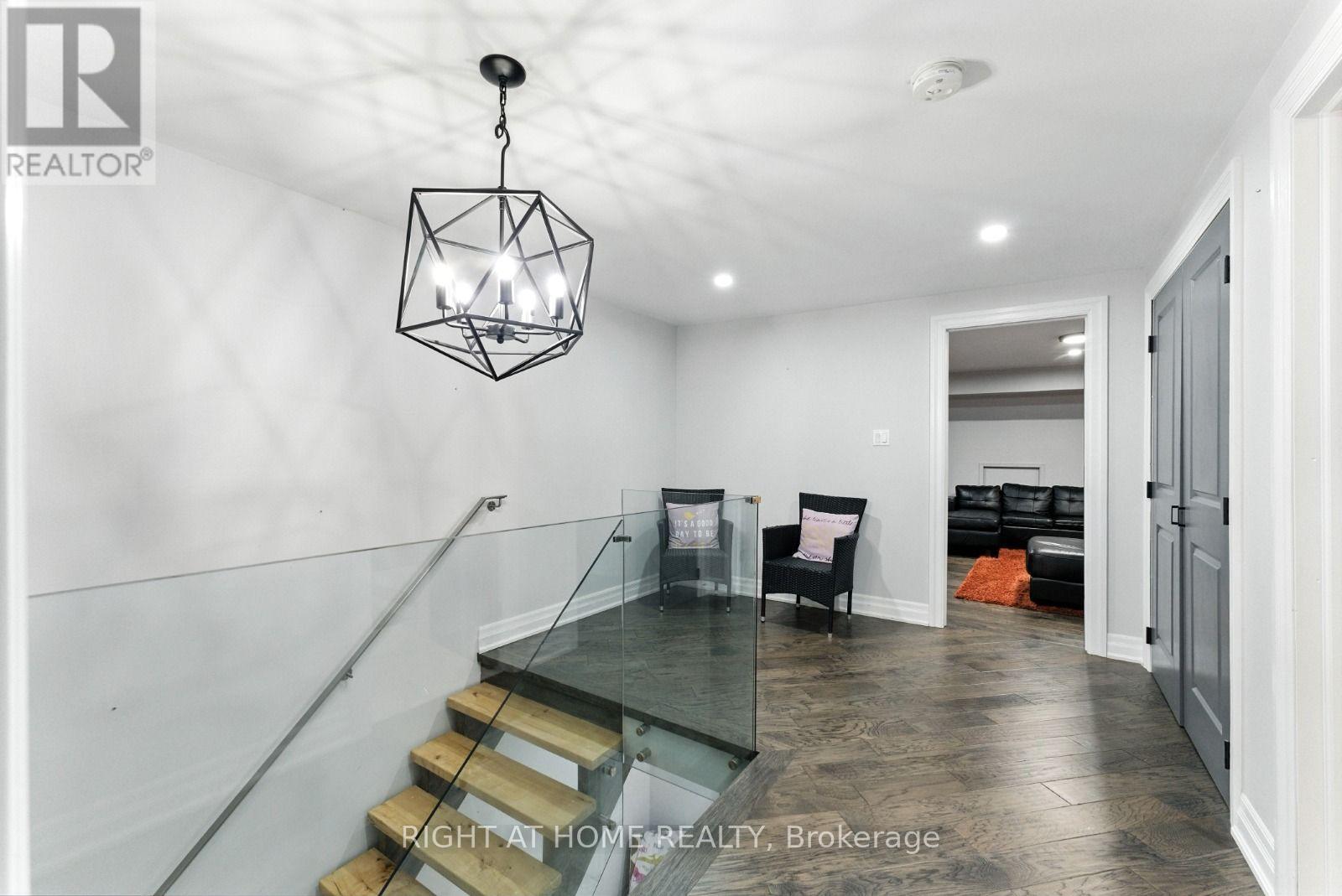65 Sunvale Place, Hamilton, Ontario  L8E 4Z6 - Photo 30 - X13684384
