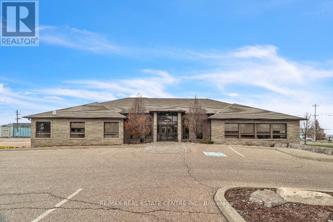 735 BRIDGE STREET W, Waterloo, Ontario