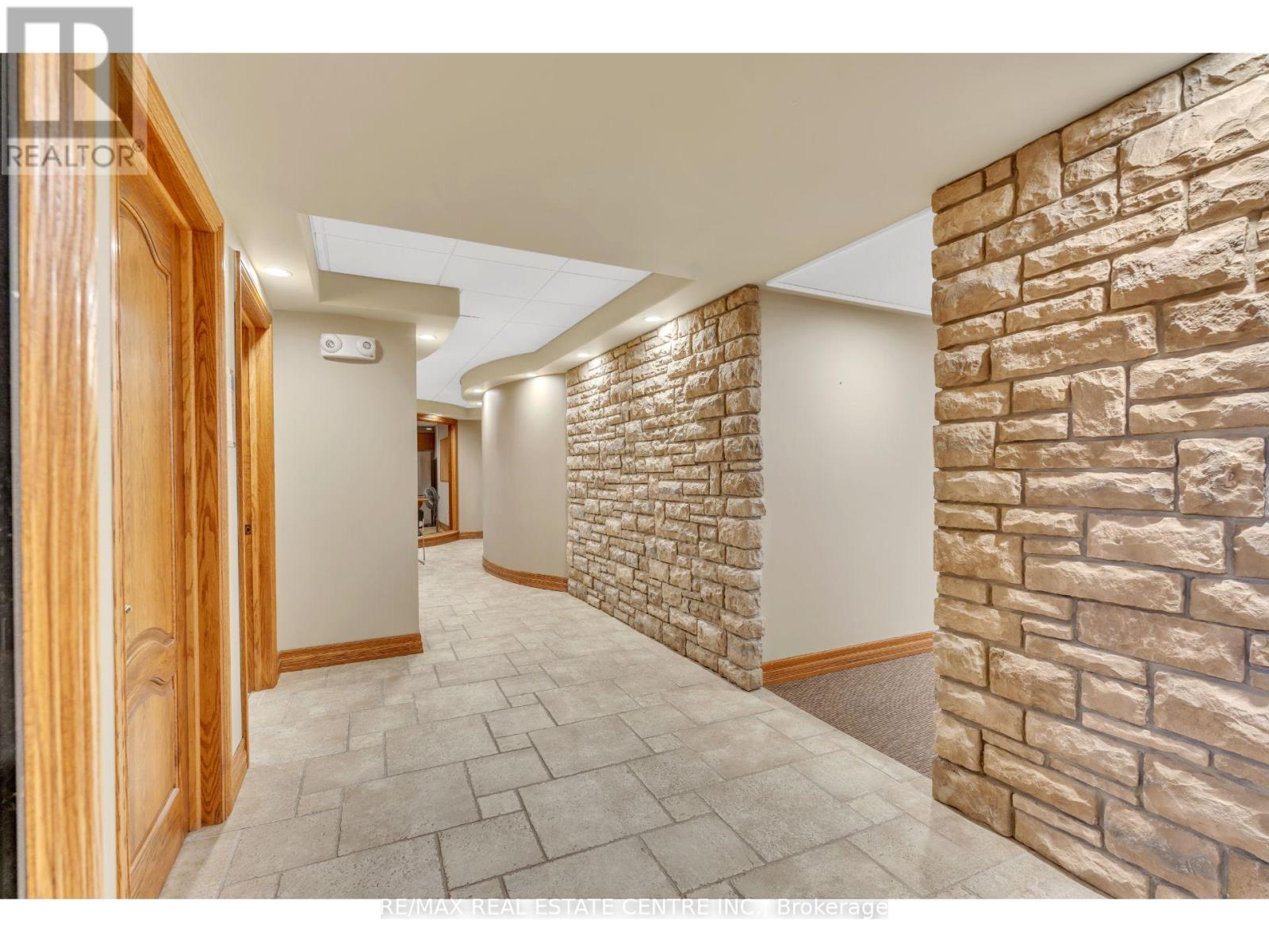 735 Bridge Street W, Waterloo, Ontario  N2V 2H1 - Photo 30 - X13684432