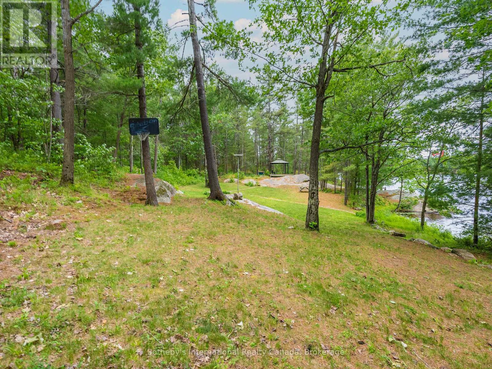 1040 Kahshe Lake, Gravenhurst, Ontario  P0E 1G0 - Photo 28 - X12980070