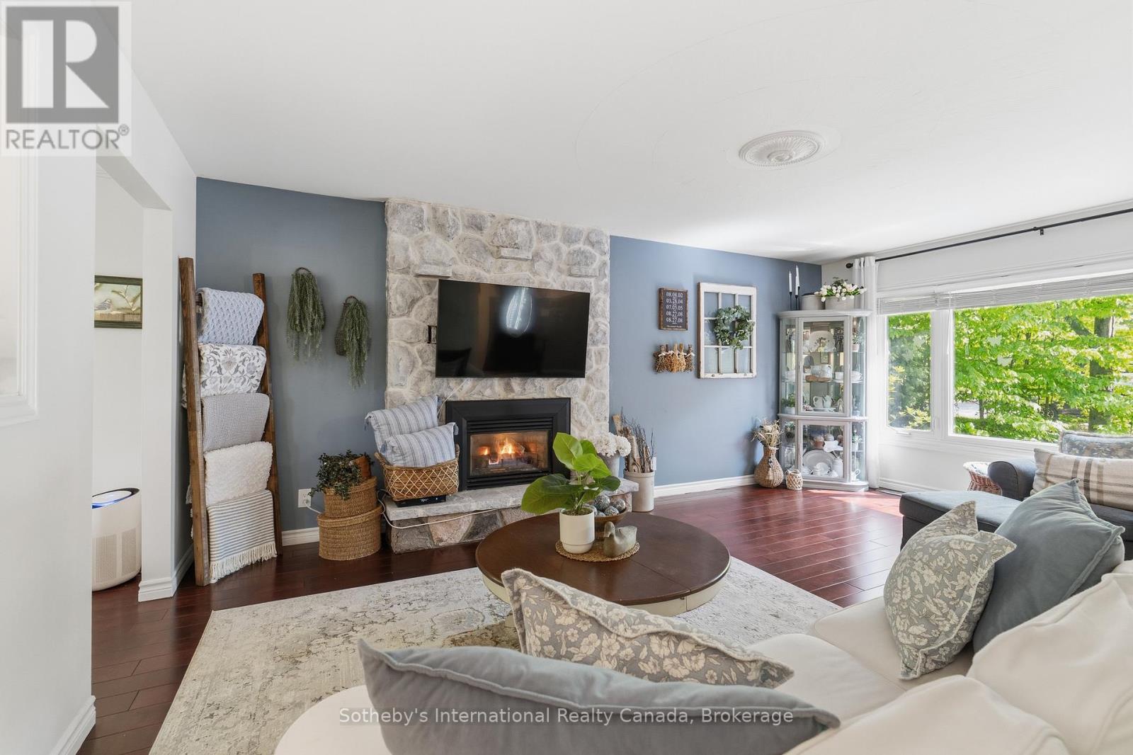 180 Clairmont Road, Gravenhurst, Ontario  P1P 1H9 - Photo 2 - X13226354