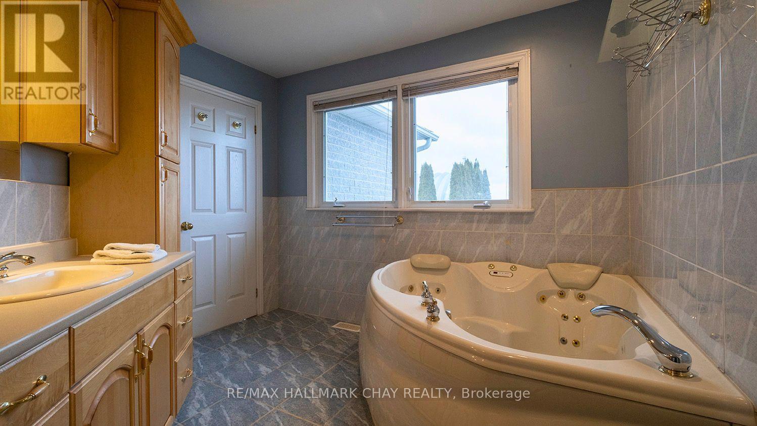 24518 Mccowan Road, Georgina, Ontario  L0E 1R0 - Photo 26 - N12937912