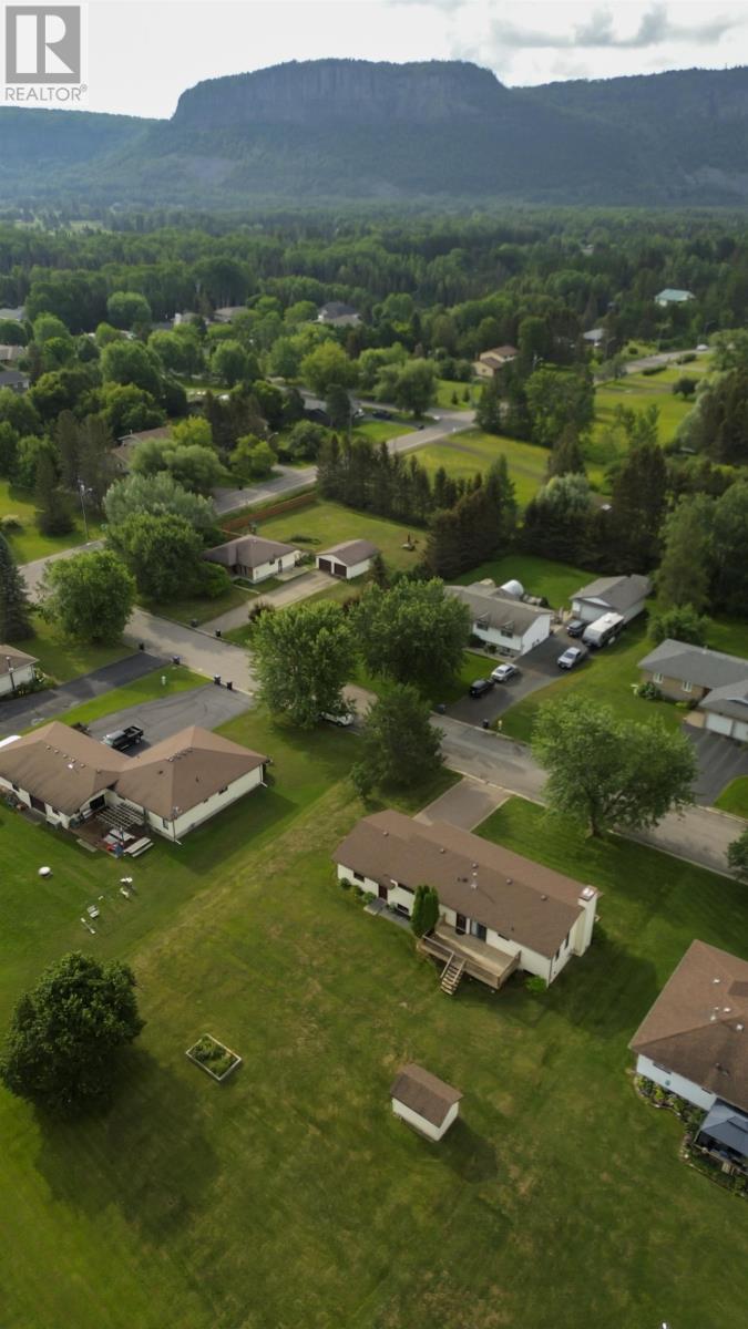 1030 Brookview Pl, Thunder Bay, Ontario  P7J 1B2 - Photo 10 - TB2602269