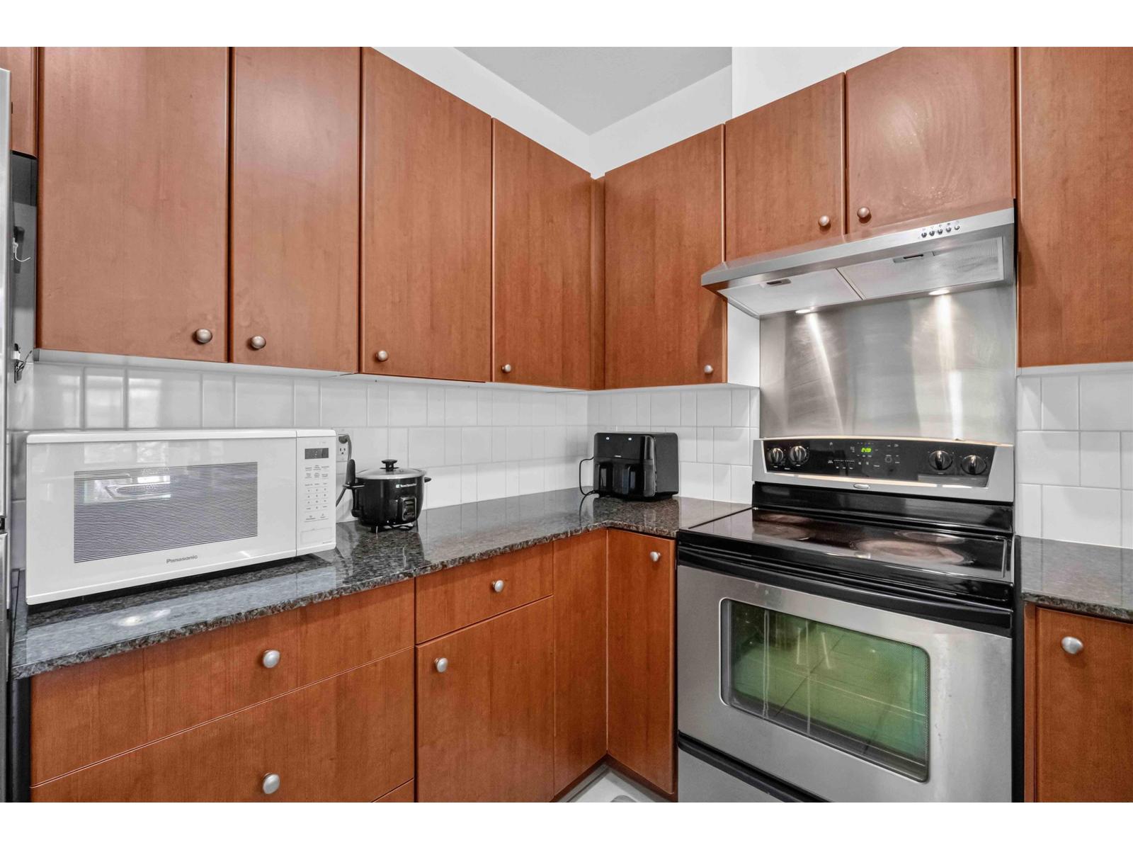 312 15380 102a Avenue, Surrey, British Columbia V3R 0B3 - Photo 7 - R3156196