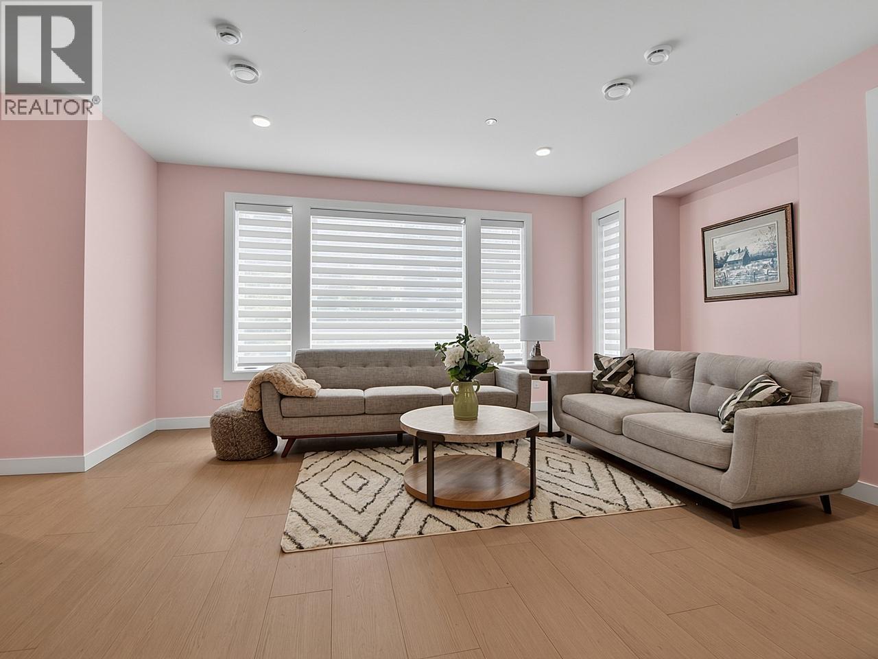 1 2254 E 24th Avenue, Vancouver, British Columbia  V5N 2V2 - Photo 2 - R3156282