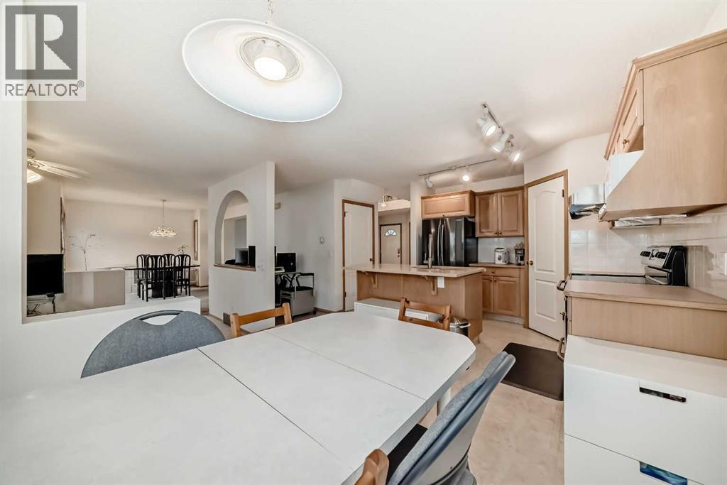 83 Hawkmount Green NW, Calgary, Alberta  T3G 3T9 - Photo 2 - A2307994