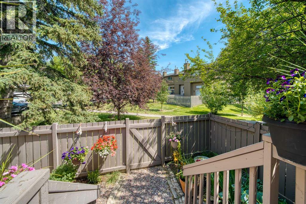 104, 23 Glamis Drive SW, Calgary, Alberta  T3E 6S3 - Photo 38 - A2330242