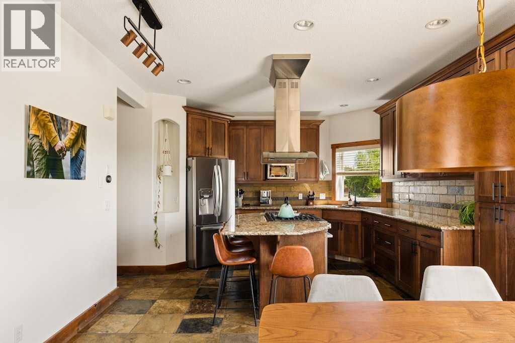 115 Rockmont Court Nw, Calgary, Alberta  T3G 5V8 - Photo 9 - A2331190