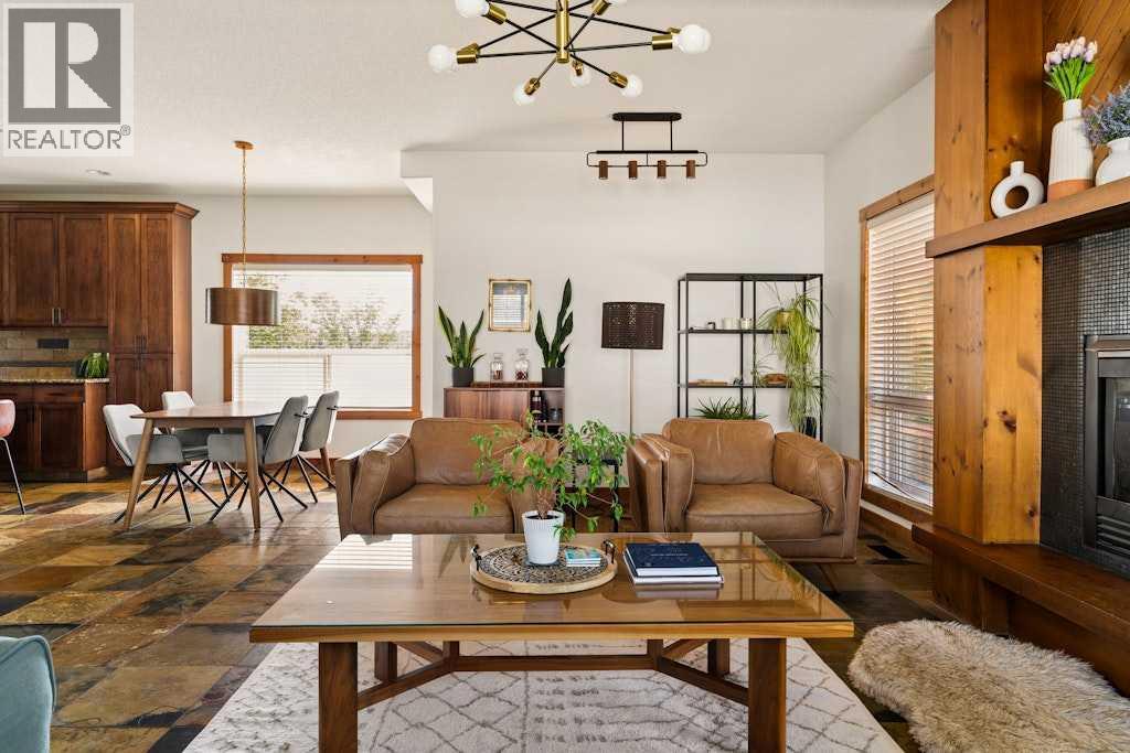 115 Rockmont Court Nw, Calgary, Alberta  T3G 5V8 - Photo 3 - A2331190