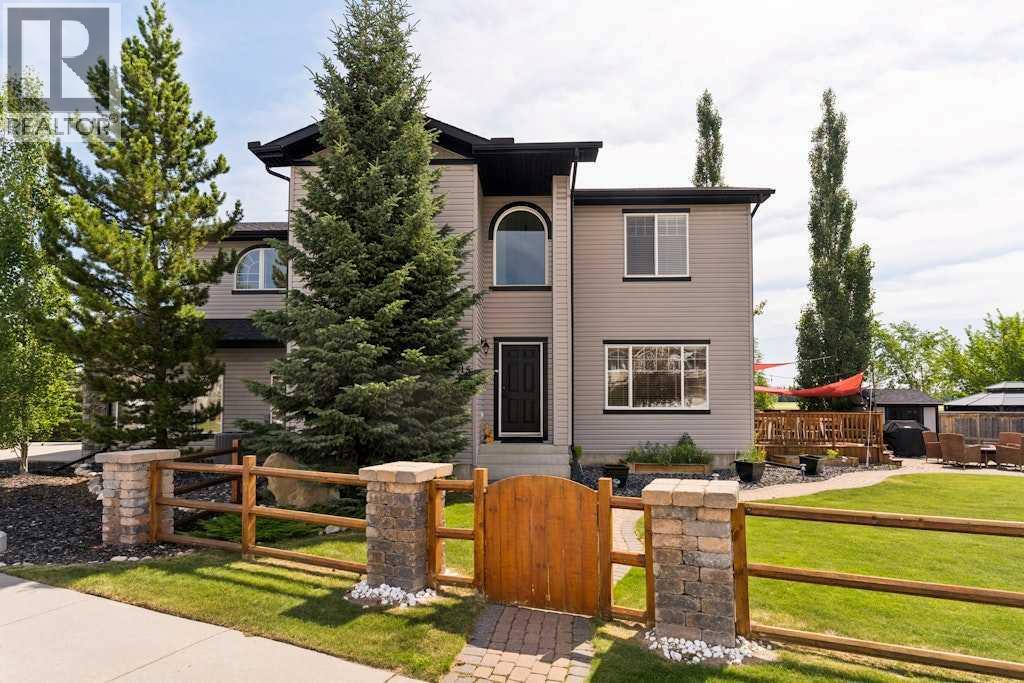 115 Rockmont Court Nw, Calgary, Alberta  T3G 5V8 - Photo 1 - A2331190