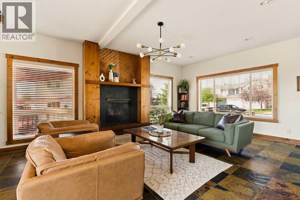 115 Rockmont Court Nw, Calgary, Alberta  T3G 5V8 - Photo 4 - A2331190