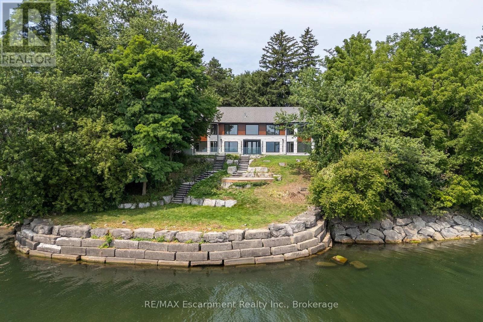 100 APPLEBY PLACE, Burlington, Ontario