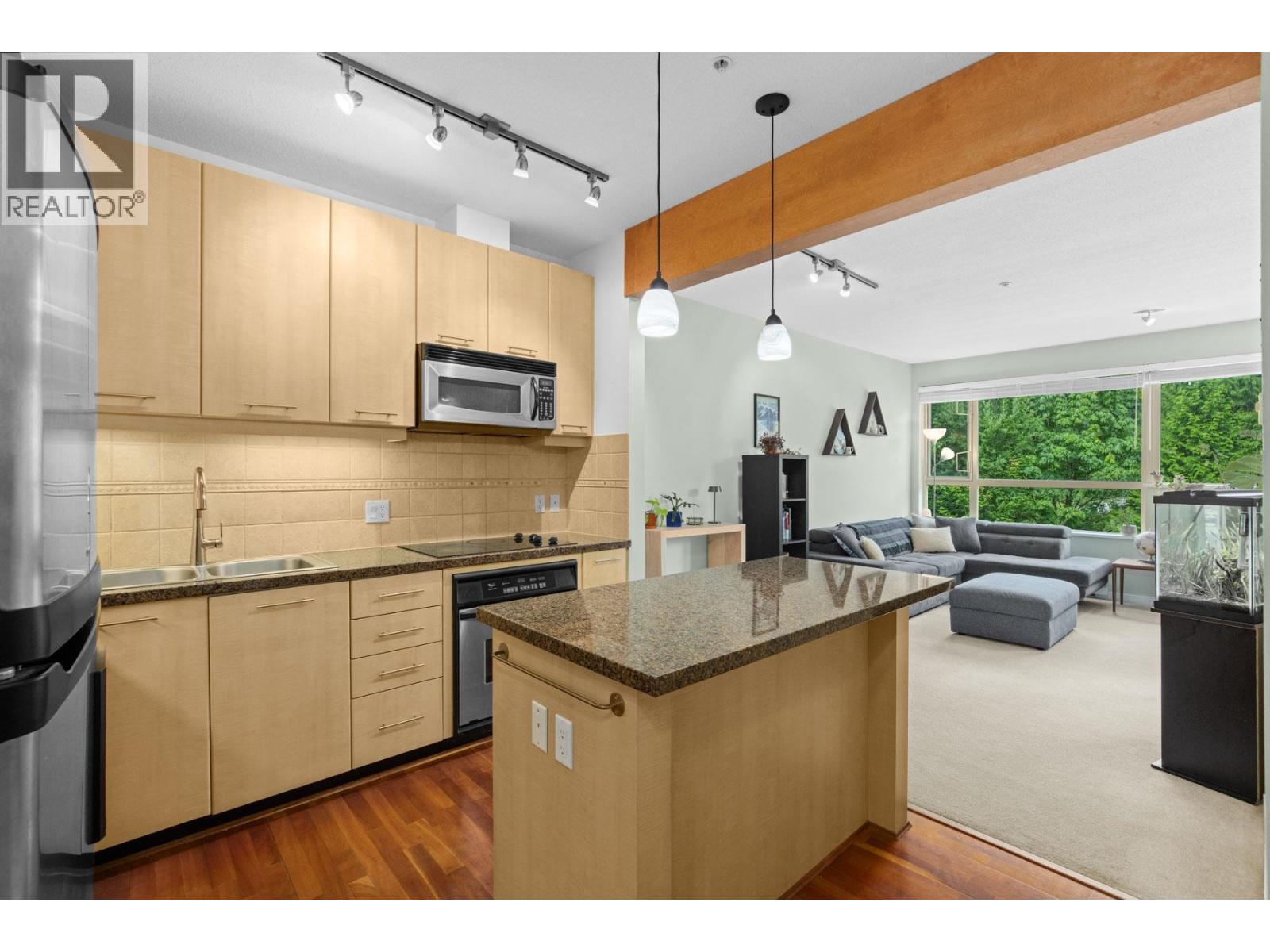 408 560 RAVENWOODS DRIVE, north vancouver, British Columbia