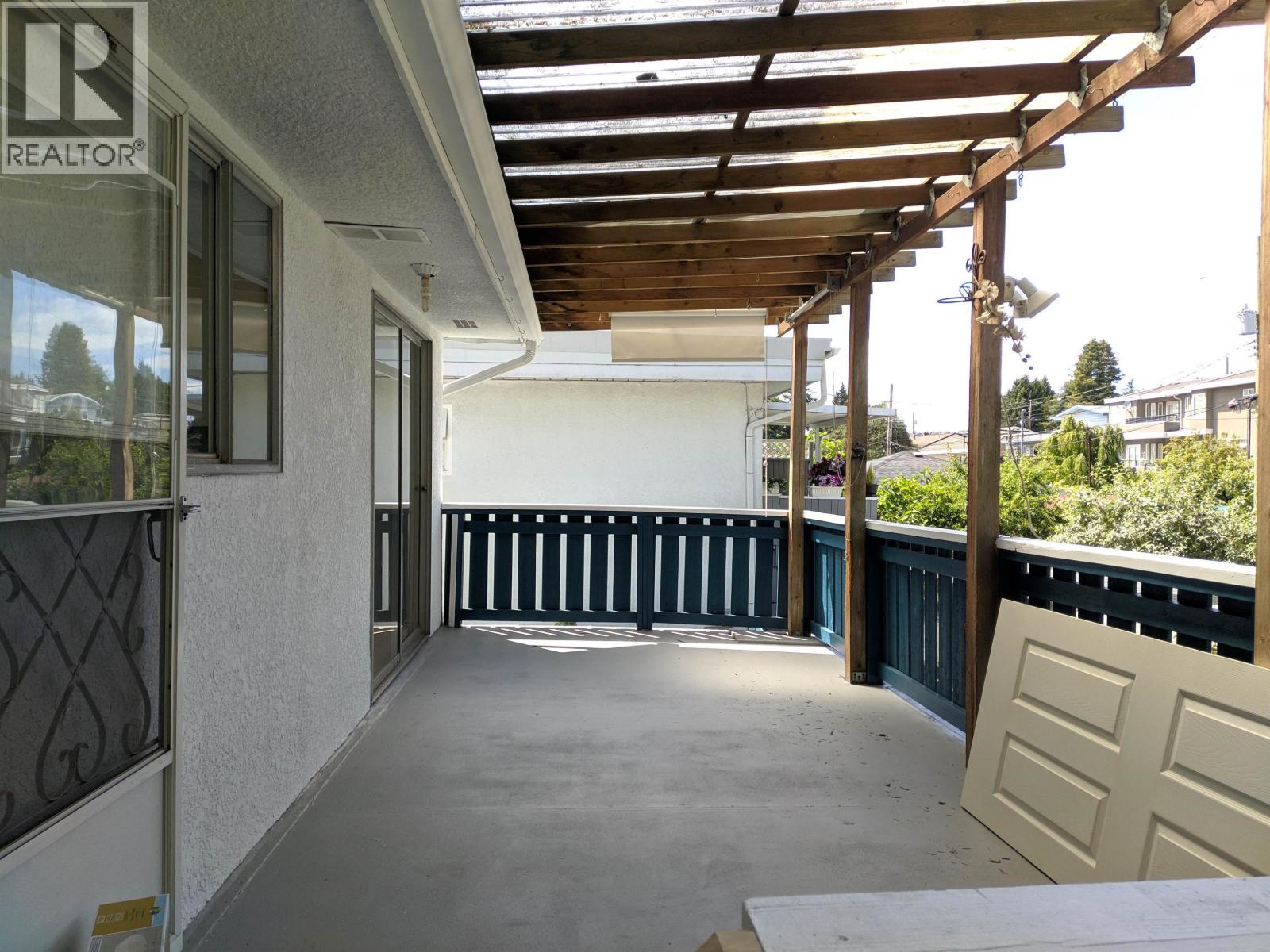 6319 Lochdale Street, Burnaby, British Columbia  V5B 2M6 - Photo 10 - R3156422