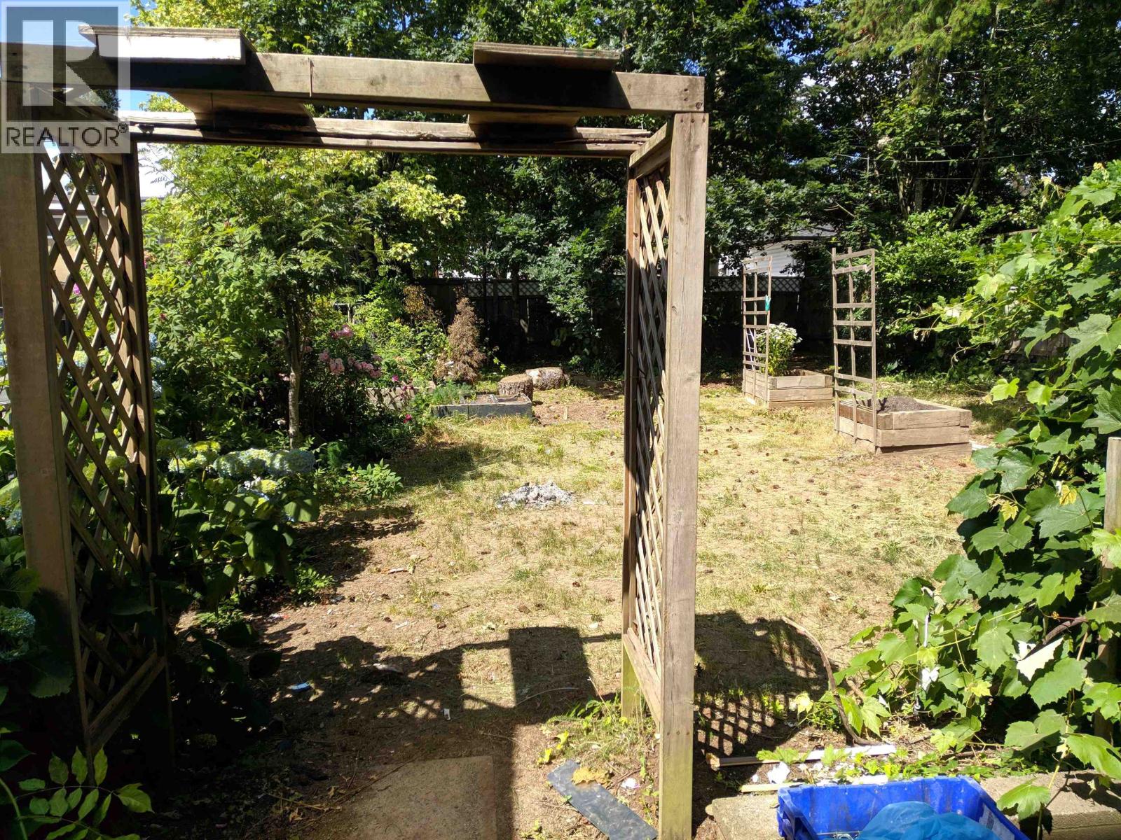 6319 Lochdale Street, Burnaby, British Columbia  V5B 2M6 - Photo 13 - R3156422