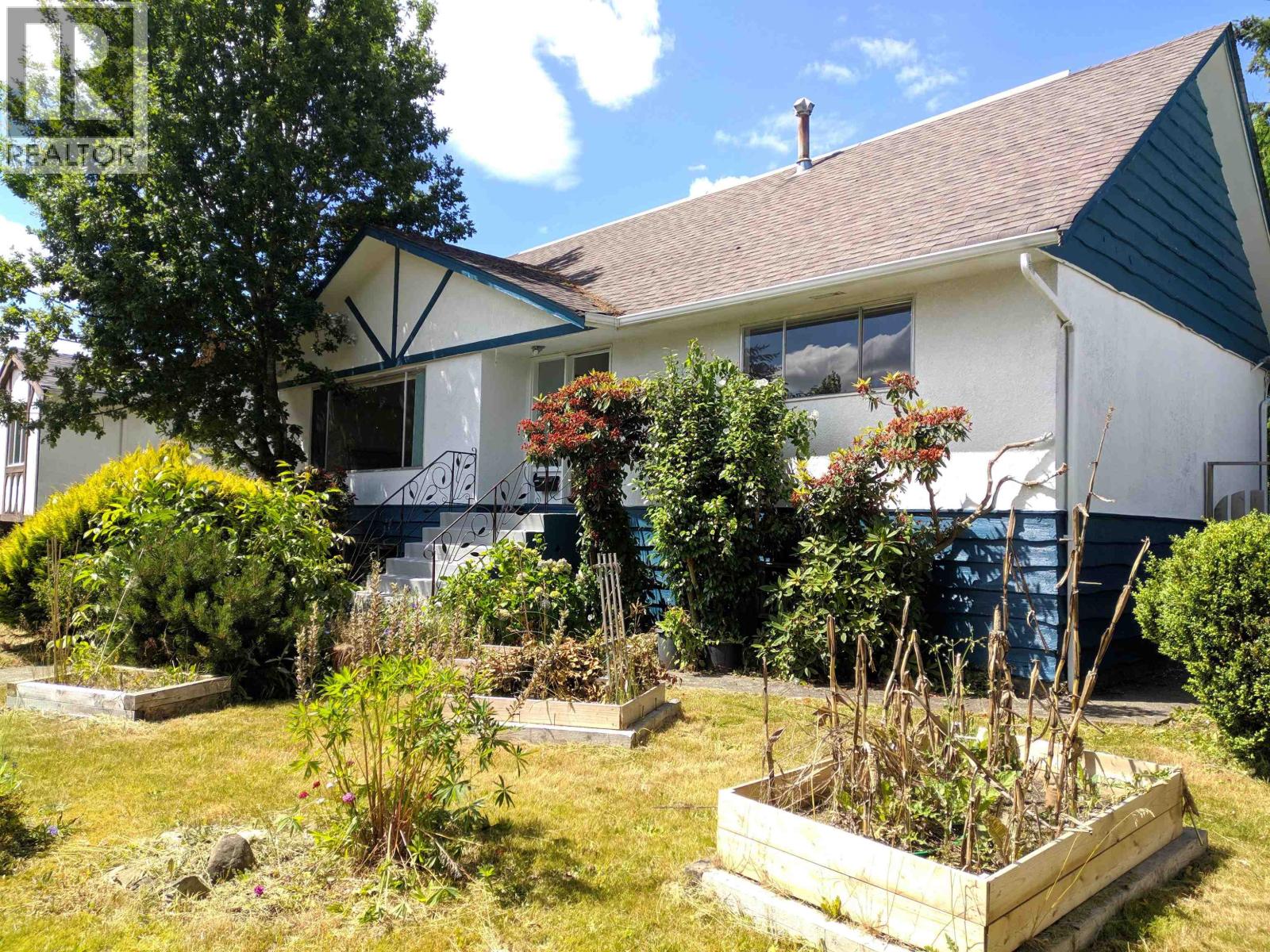 6319 Lochdale Street, Burnaby, British Columbia  V5B 2M6 - Photo 2 - R3156422