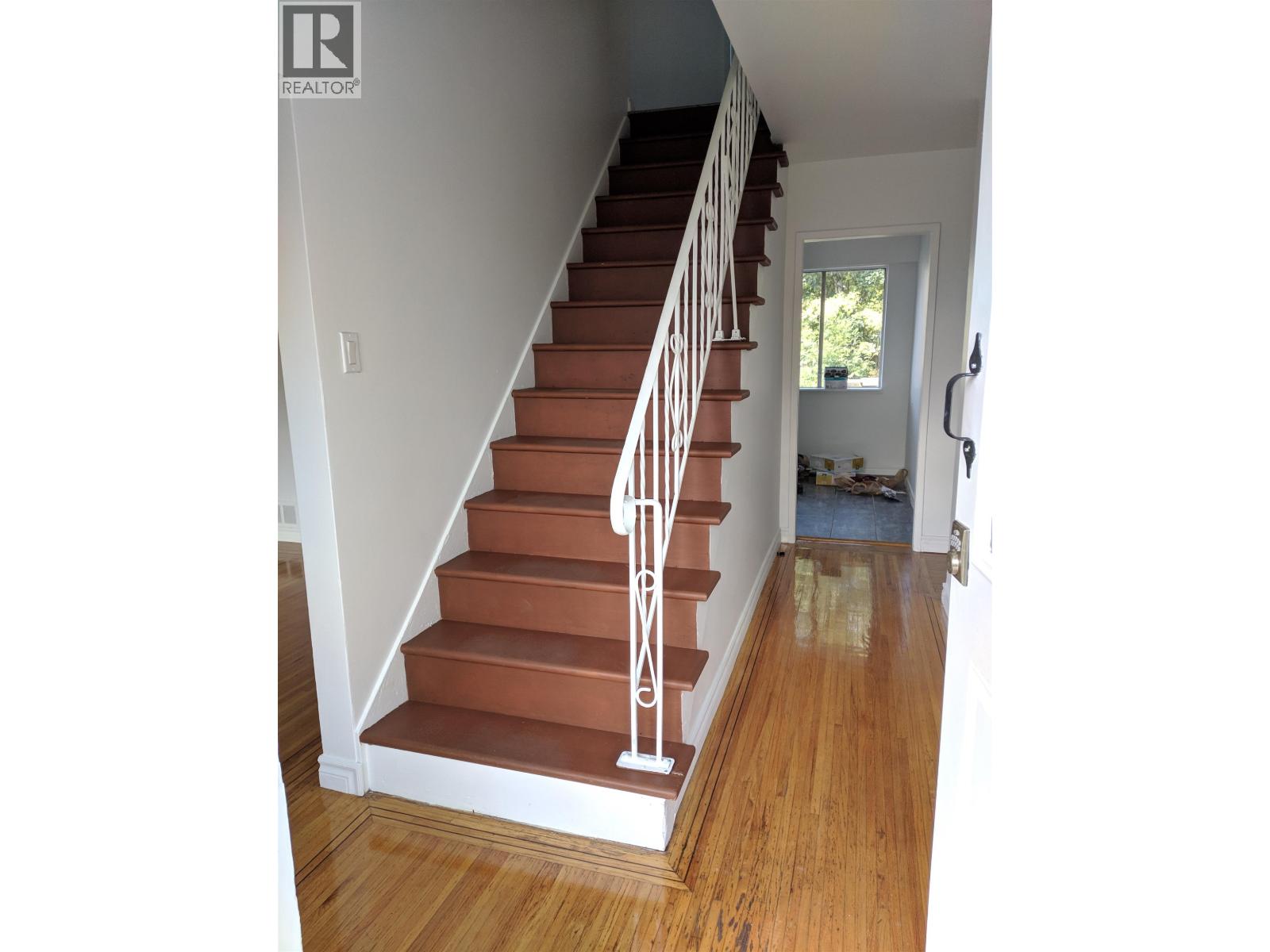 6319 Lochdale Street, Burnaby, British Columbia  V5B 2M6 - Photo 6 - R3156422