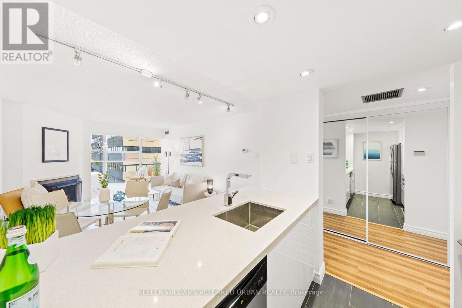 1003 - 725 King Street W, Toronto, Ontario  M5V 2W9 - Photo 6 - C13682938