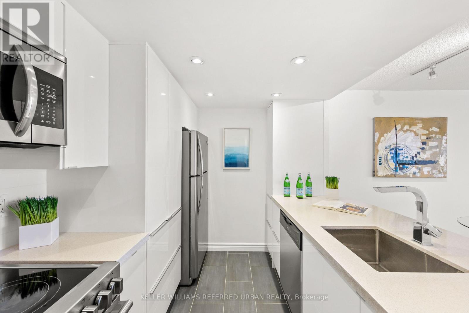 1003 - 725 King Street W, Toronto, Ontario  M5V 2W9 - Photo 3 - C13682938