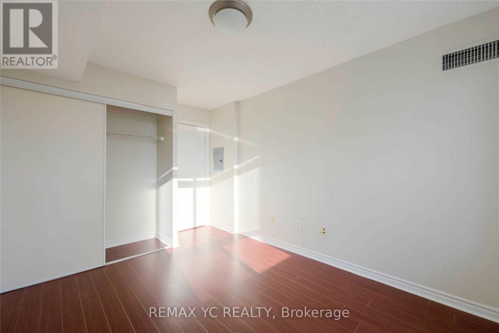 1011 - 18 Sommerset Way, Toronto, Ontario  M2N 6X5 - Photo 8 - C13682946
