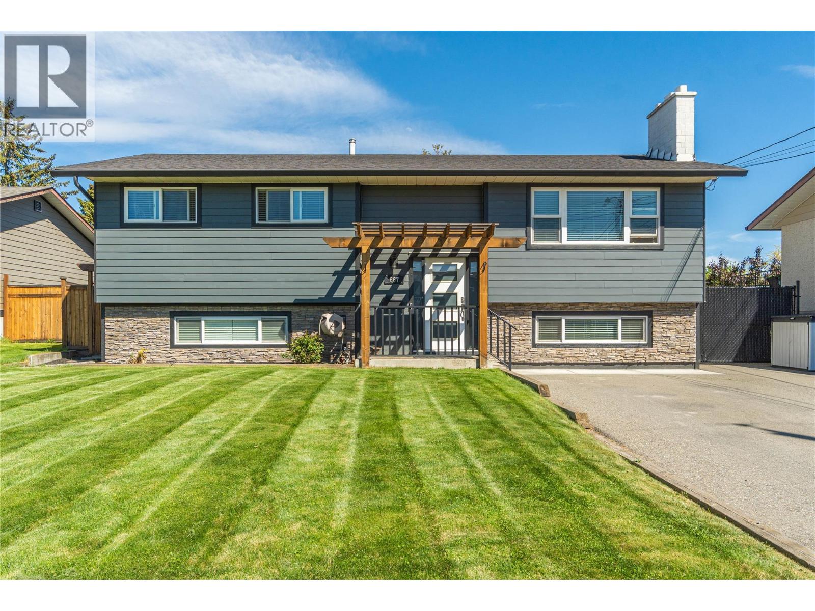 667 Cambridge Crescent, Kamloops, British Columbia