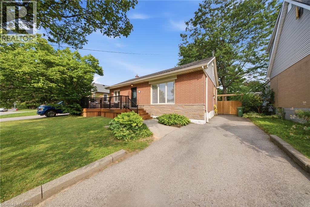 203 West 31st Street, Hamilton, Ontario  L9C 5G3 - Photo 1 - 40856431