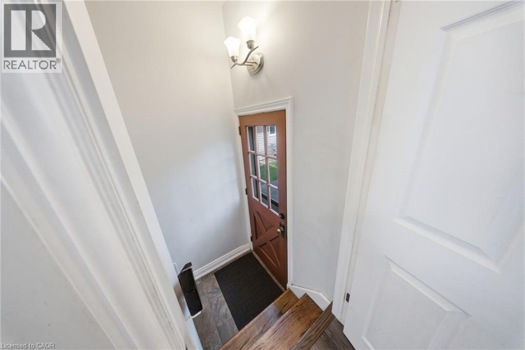 203 West 31st Street, Hamilton, Ontario  L9C 5G3 - Photo 13 - 40856431